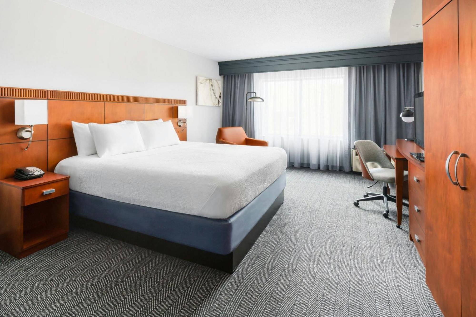 คอร์ทยาร์ด ฟาร์มิงตัน Hotel ภายนอก รูปภาพ