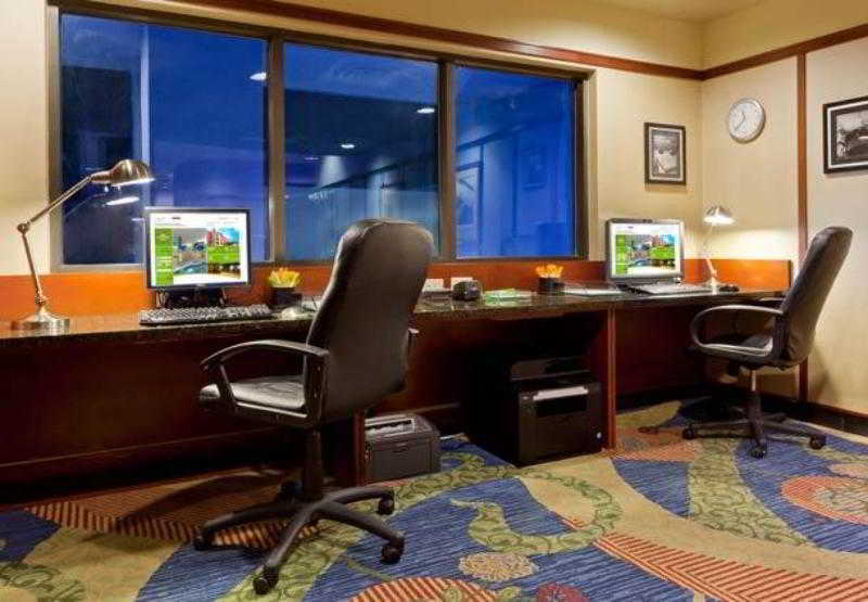 คอร์ทยาร์ด ฟาร์มิงตัน Hotel ภายนอก รูปภาพ