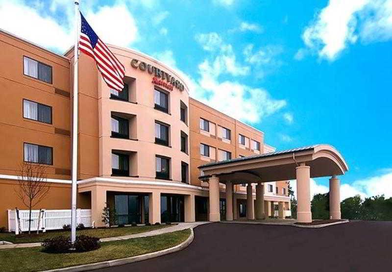 คอร์ทยาร์ด ฟาร์มิงตัน Hotel ภายนอก รูปภาพ